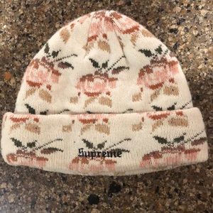 AUTHENTIC rose jacquard SUPREME beanie 8/10.